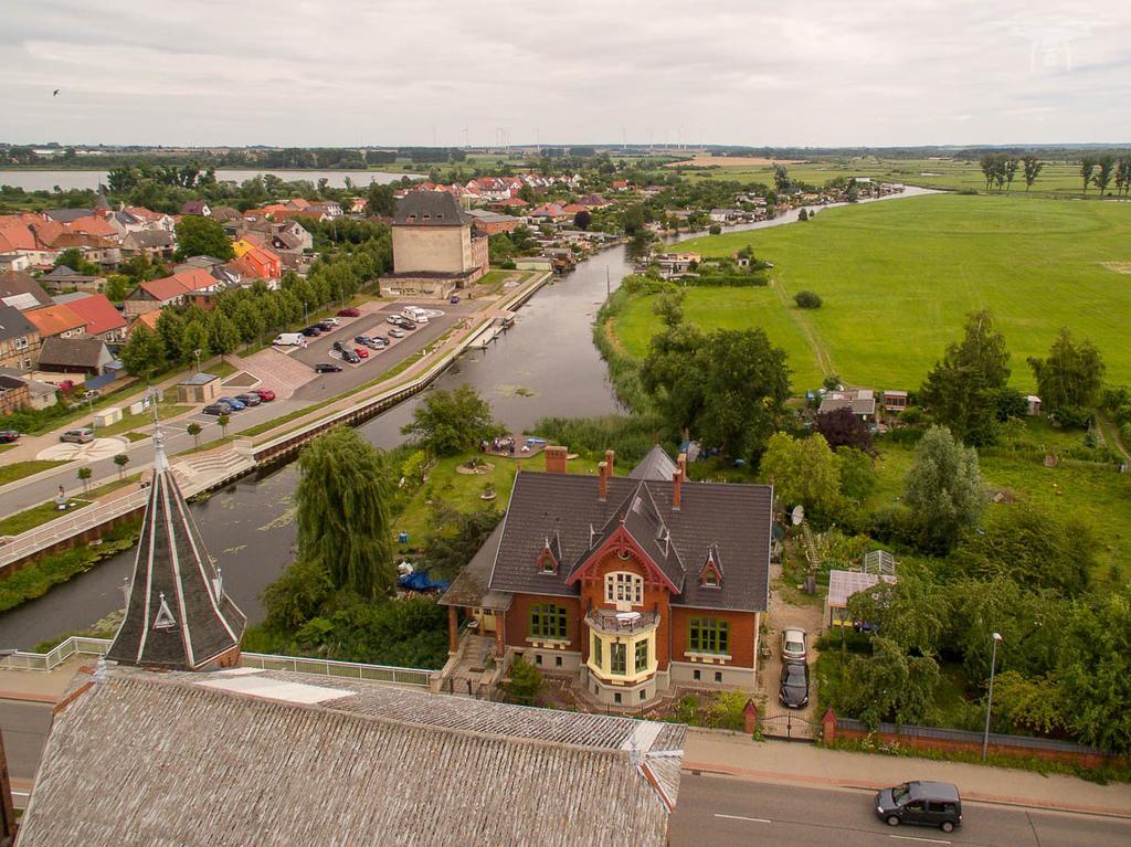 B&B Muehlenvilla Am Buetzower Hafen Kültér fotó